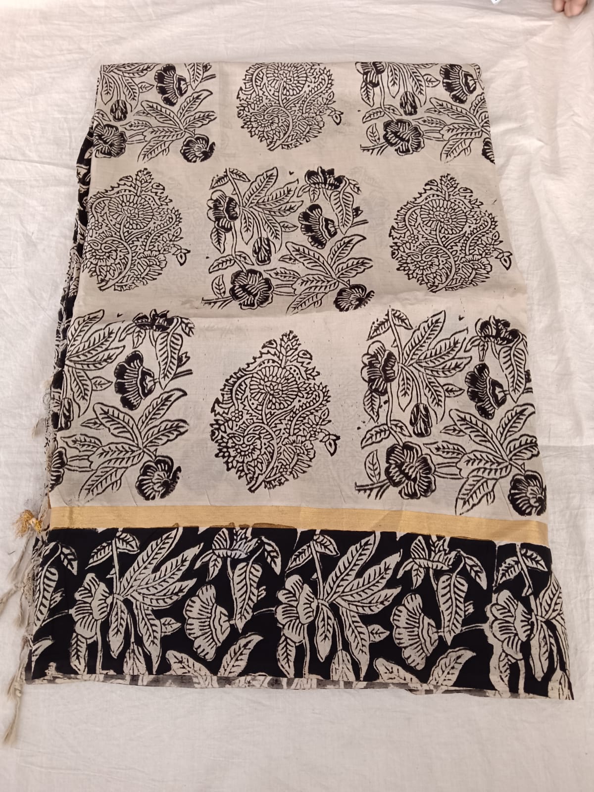 Floral Vine Silk Saree 